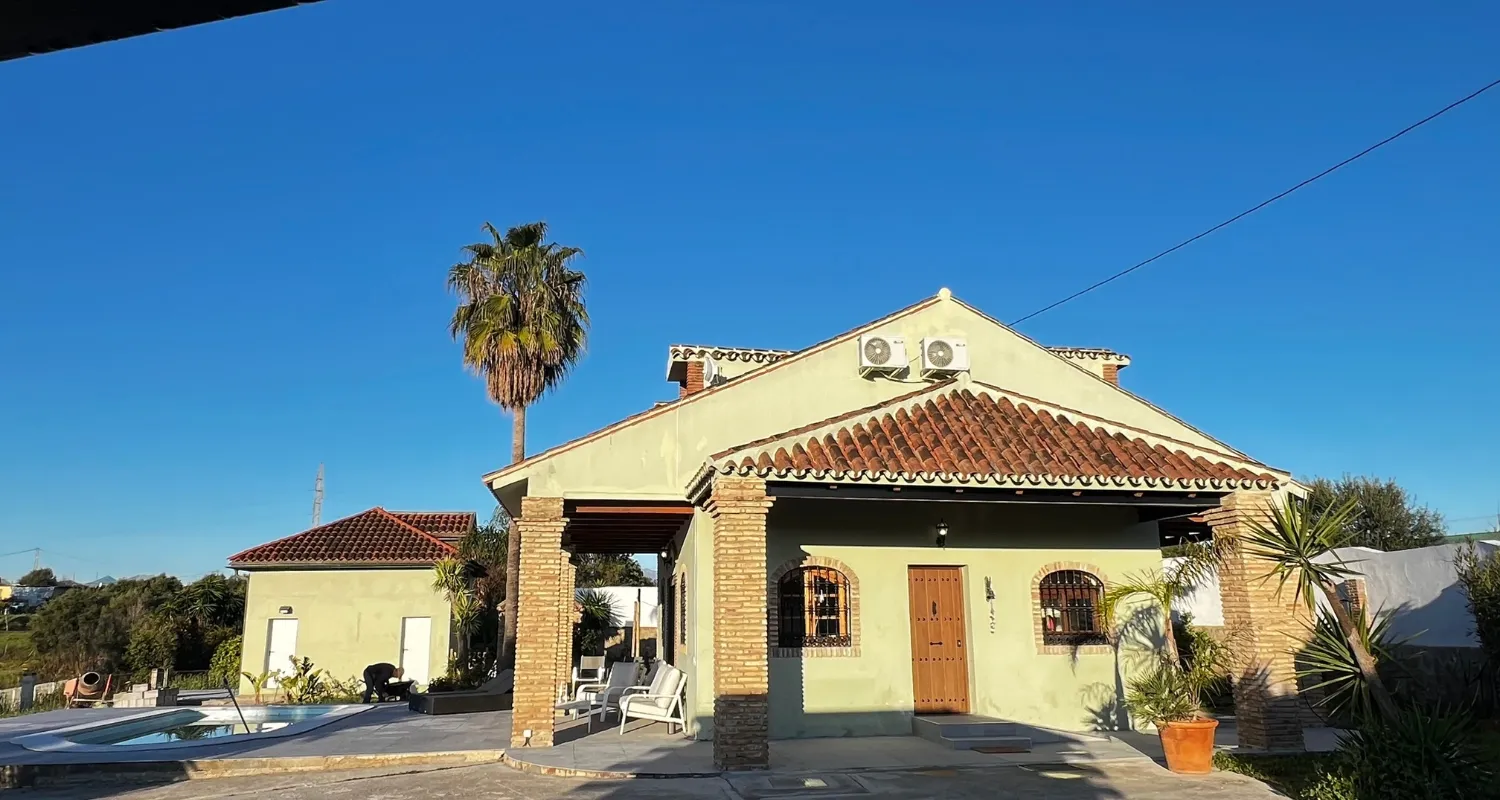 Finca Maxx villa and pool view